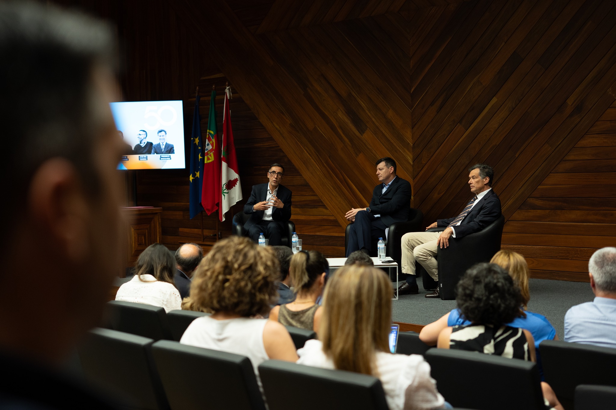 maio - Debate Engenharia e Futuro