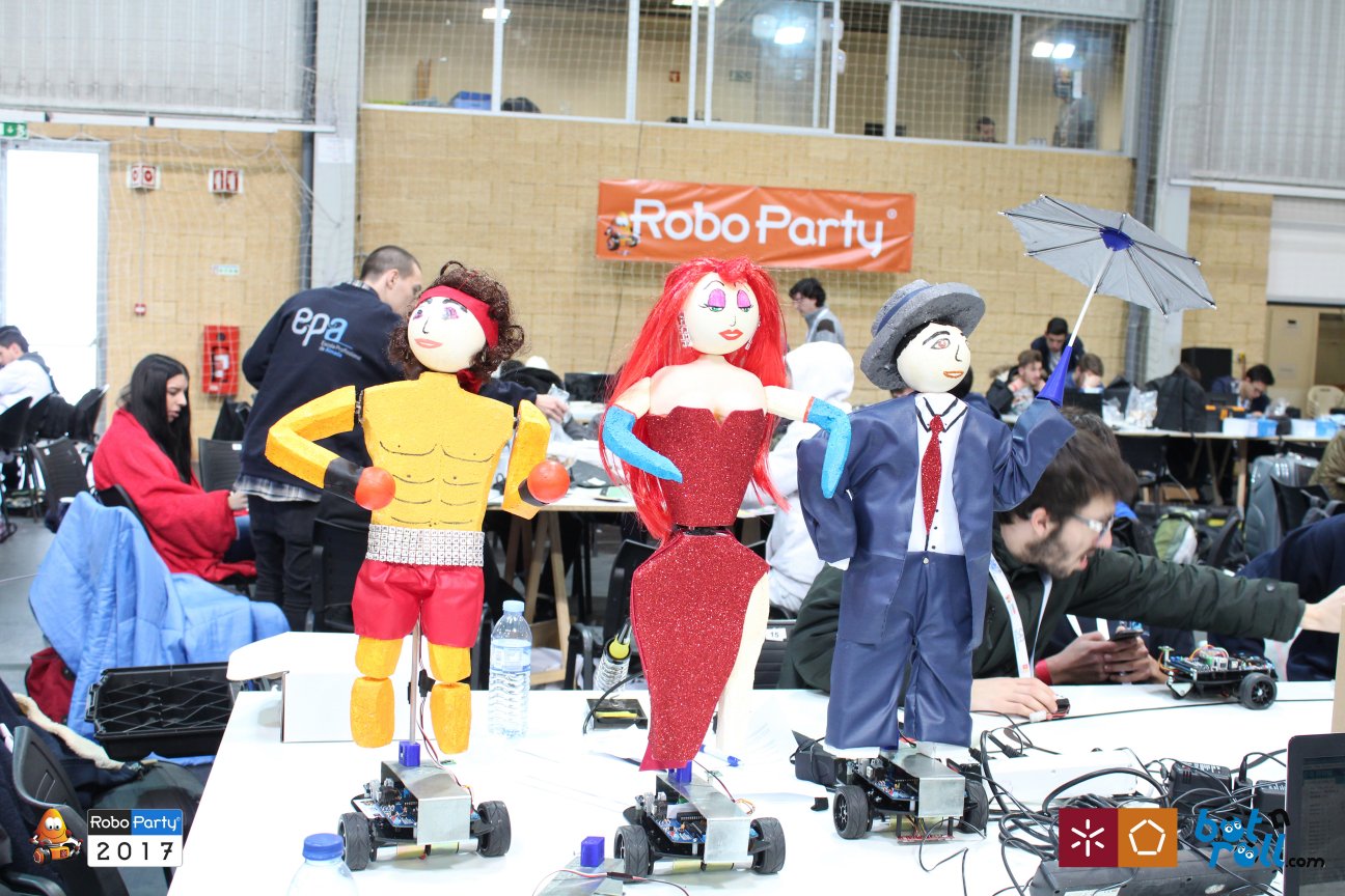 Robôs de um grupo da prova de dança